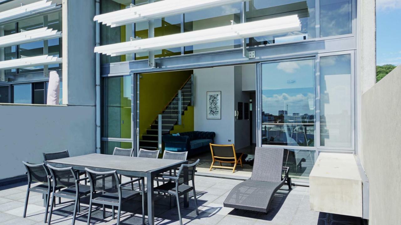 City Fringe Apartment With Sky Tower And City Views オークランド エクステリア 写真